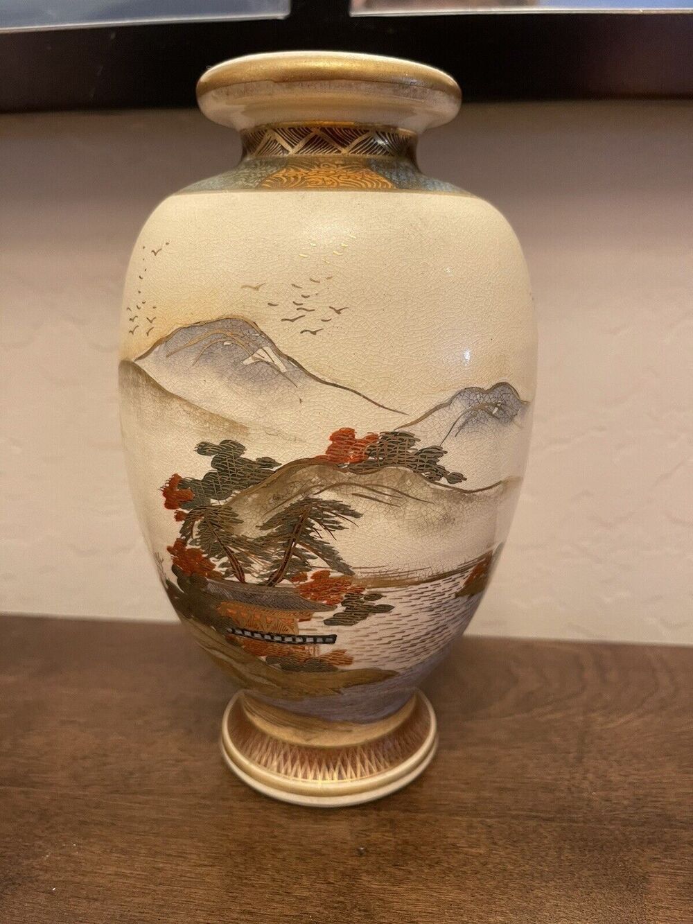 Antique Japanese Satsuma Vase Taishou period Handpainted Signed